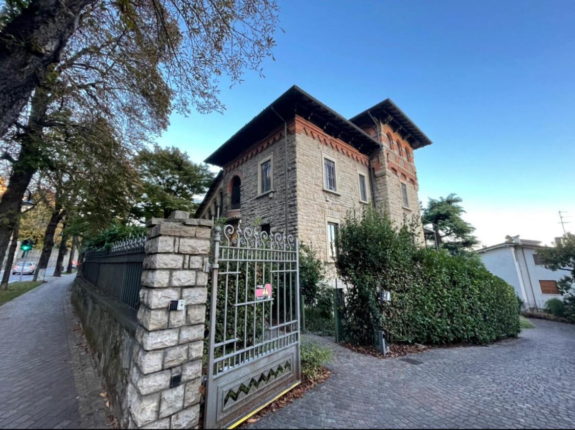 Bg Central Royal Suite Con Parcheggio - Vista Citta Alta Bergamo Exterior photo